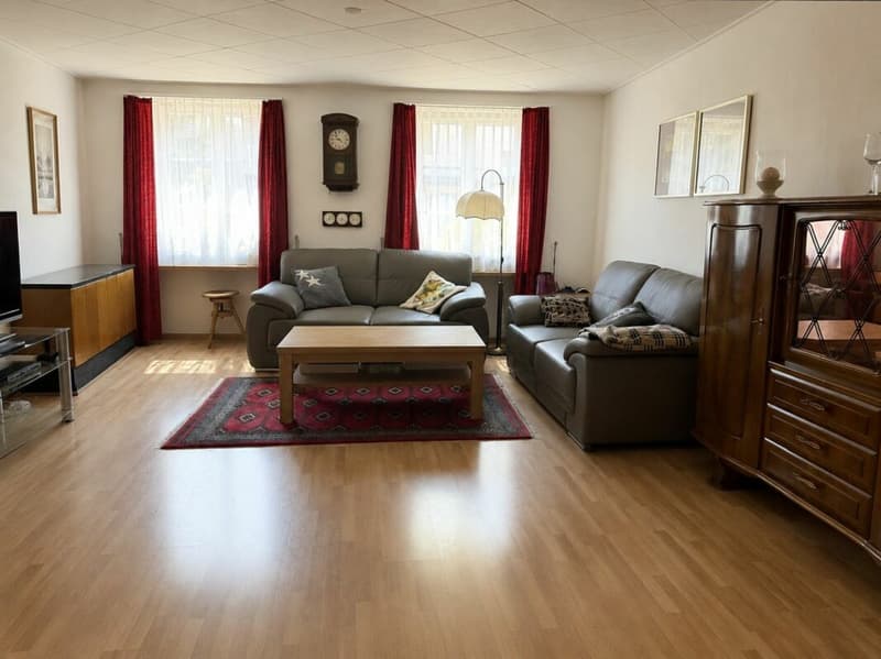 Charming semi-detached single-family house with versatile space offer in a quiet, central location (3)