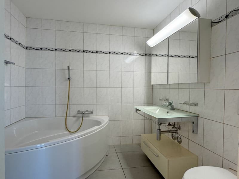 Appartement 4.5 pièces avec grand potentiel et vue lointaine garantie (5)