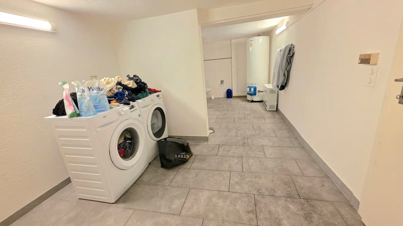 3-Zimmerwohnung im 2.OG Waschraum / Bad