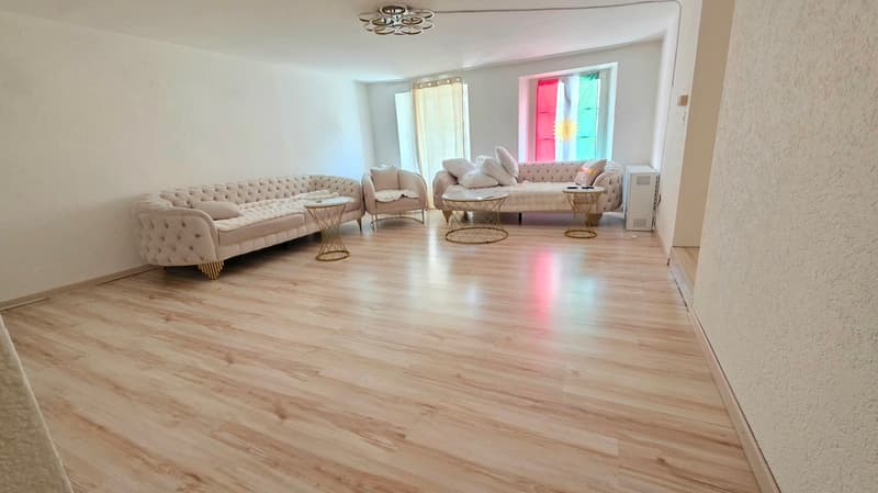 3-Zimmerwohnung im 2.OG Wohnraum