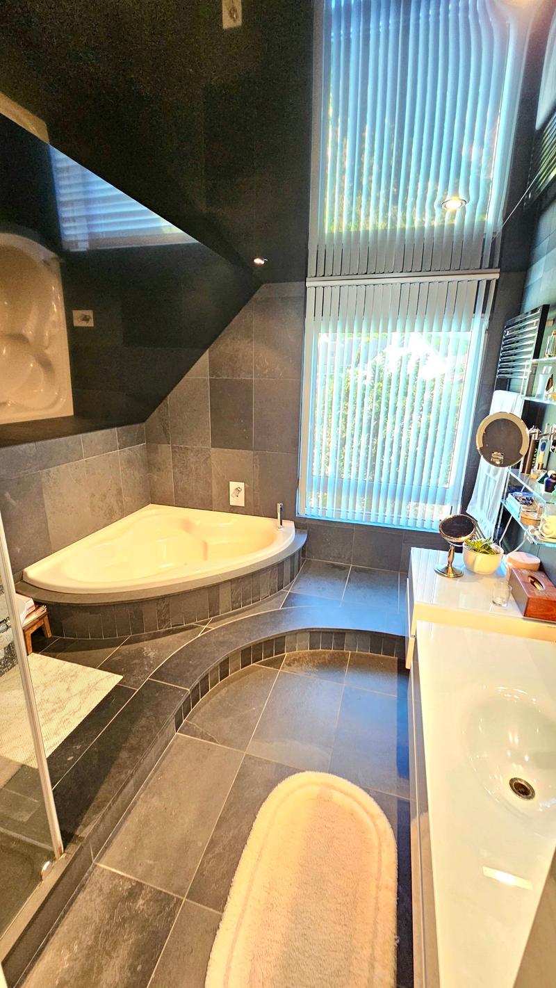 Traumhaftes Architektenvilla mit Pool in Ferrette (6)
