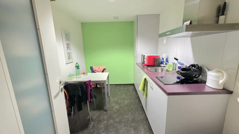 Helle und vielseitige Gewerbe- oder Praxisfläche im Erdgeschoss (7)