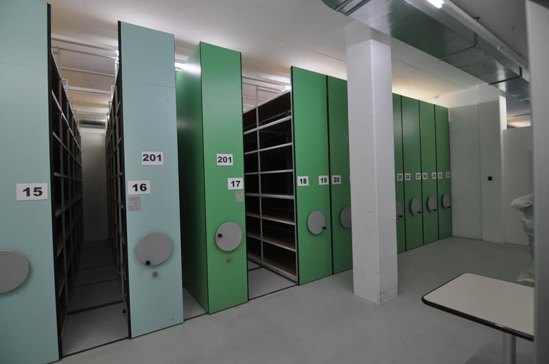 multiple numbered storage units