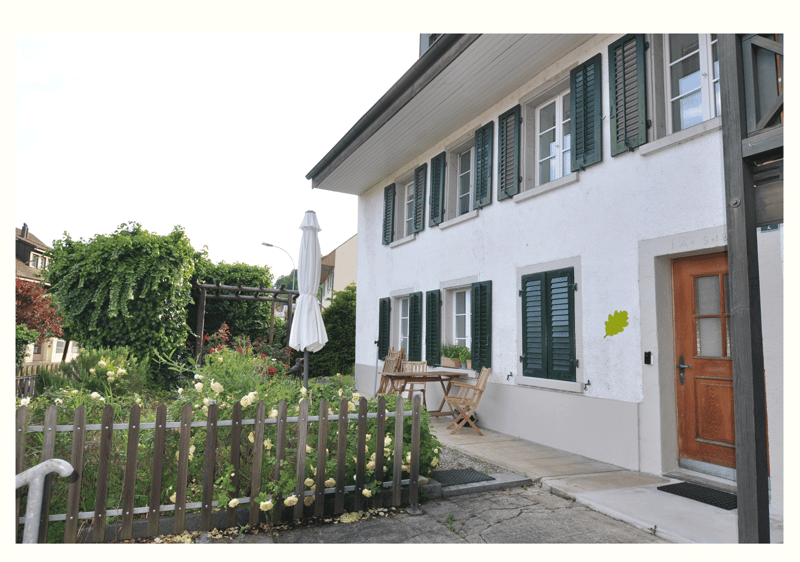 Attraktive 2.5 Zimmer Wohnung in historischen Mauern in Schinznach Dorf (2)