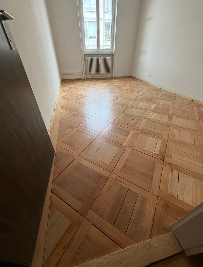Frisch renovierte 4.5-Zimmer-Wohnung mit zwei Balkonen und Aussicht auf den Claraplatz (3)