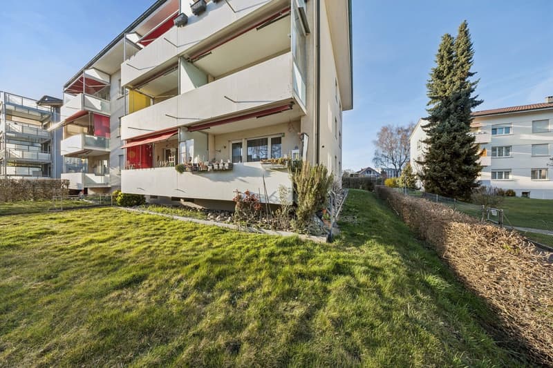 Attractive 4-room apartment with south-facing balcony and direct garden access in Münchenbuchsee (9)