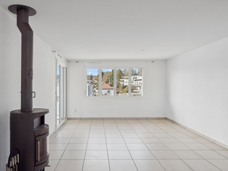 4.5-room apartment with 102 m², 15.7 m² loggia & Swedish stove – living with comfort in Lyss (2)