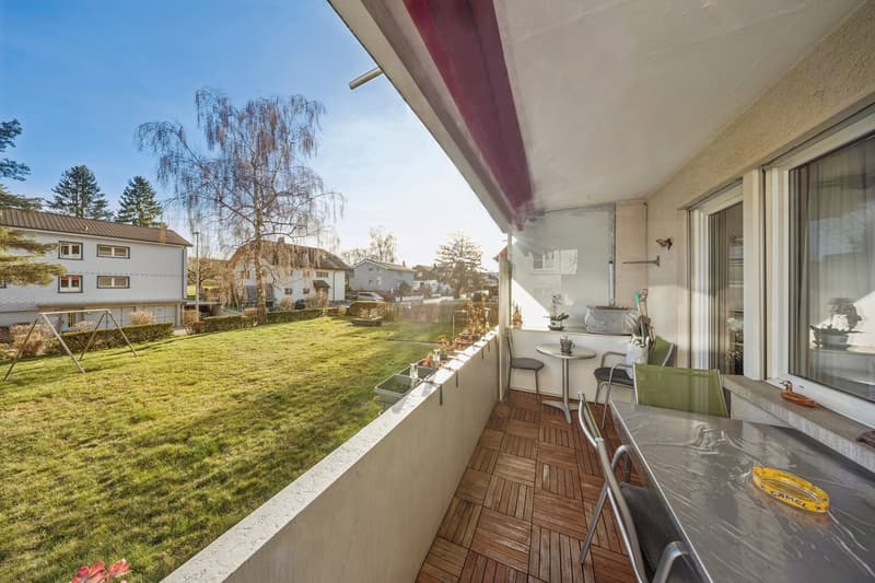 Attraktive 4-Zimmer Eigentumswohnung mit Süd-Balkon und direktem Gartenzugang in Münchenbuchsee (1)