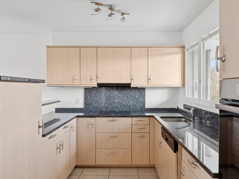 4.5-Zimmer-Wohnung mit 102 m², 15.7 m² Loggia & Schwedenofen – Wohnen mit Komfort in Lyss (3)