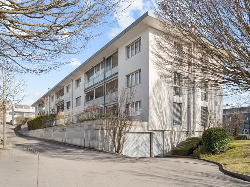 4.5-Zimmer-Wohnung mit 102 m², 15.7 m² Loggia & Schwedenofen – Wohnen mit Komfort in Lyss (1)