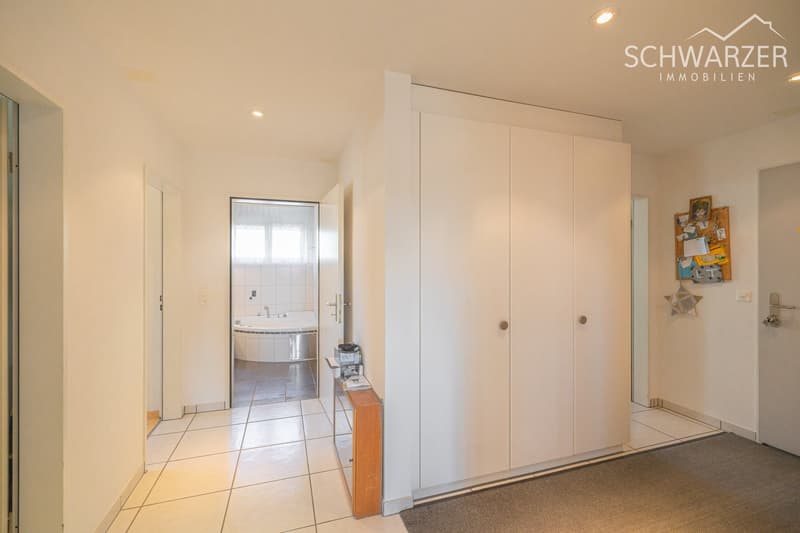 Arrival, Revival & Well-being - Sunny 5.5-room apartment with panoramic view, garden & quality of life (8)