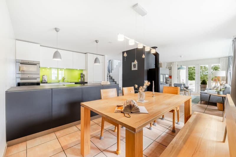 Quiet, Sunny and Spacious: 6.5-Room Attic Maisonette Apartment with Bright Rooms in Beautiful Speicher (1)