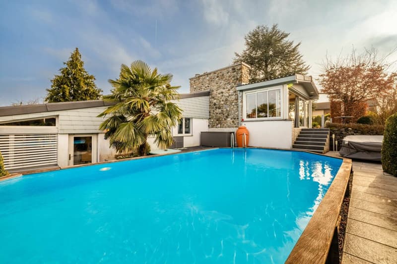 Exclusive 6.5-room house with dream garden, pool, and direct lake access - Your paradise on the water! (Object in building rights) (1)