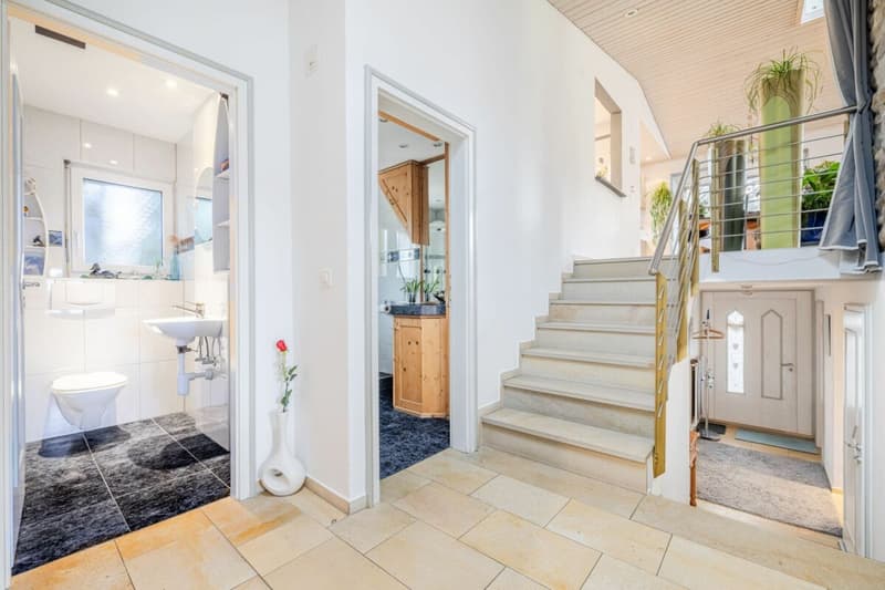 Exclusive 6.5-room house with dream garden, pool, and direct lake access - Your paradise on the water! (Object in building rights) (3)