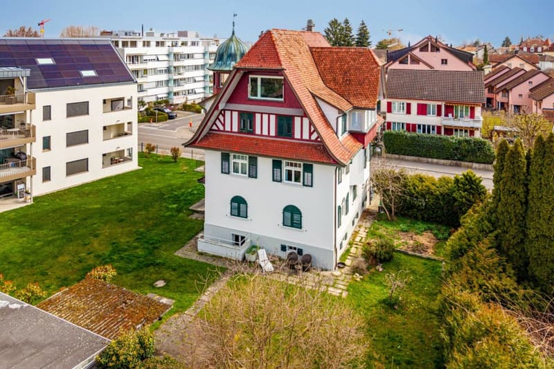 Historic residential house (FULLY RENTED) with 4 apartments (in condominium ownership) & 5 external underground parking spaces (4)