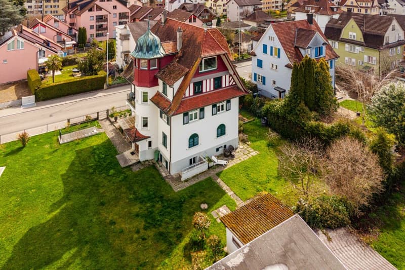 Historic residential house (FULLY RENTED) with 4 apartments (in condominium ownership) & 5 external underground parking spaces (5)