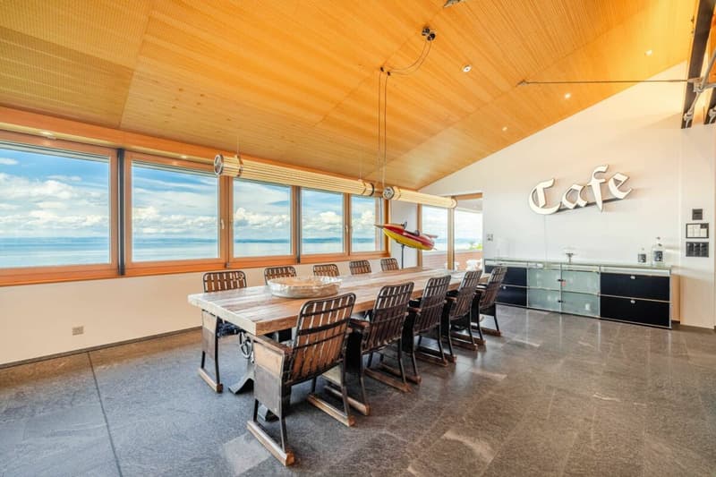 Premium-Einfamilienhaus mit Panorama-Seeblick und aussergewöhnlicher Grundstücksfläche (15)