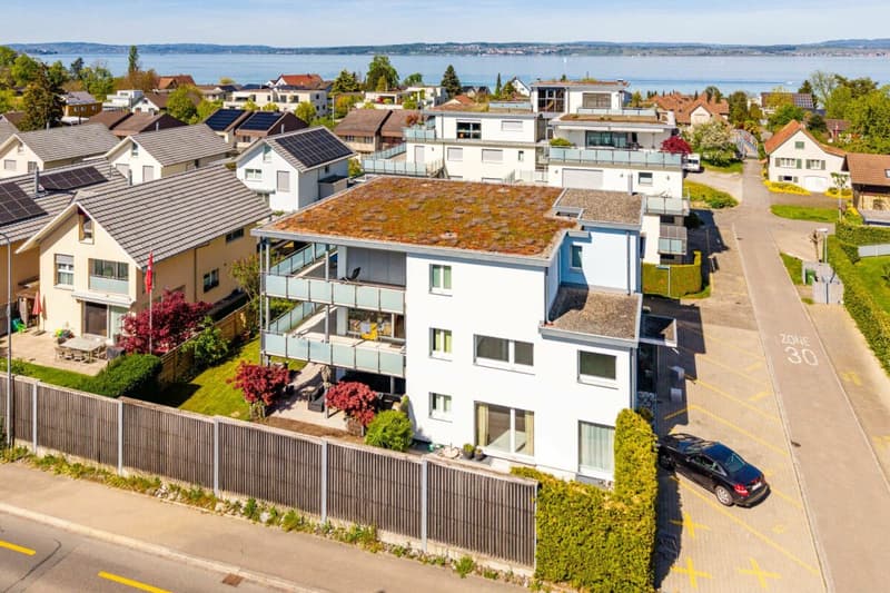 APPARTEMENT 4.5 PIÈCES LUMINEUX AU 2ÈME ÉTAGE AVEC TERRASSE COUVERTE SPACIEUSE & SALLE DE BAIN EN SUITE PRÈS DU LAC (9)