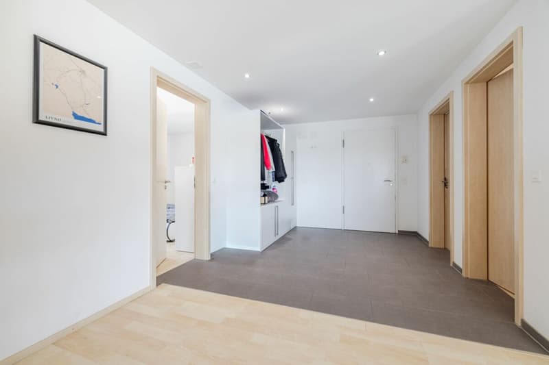 APPARTEMENT 4.5 PIÈCES LUMINEUX AU 2ÈME ÉTAGE AVEC TERRASSE COUVERTE SPACIEUSE & SALLE DE BAIN EN SUITE PRÈS DU LAC (2)