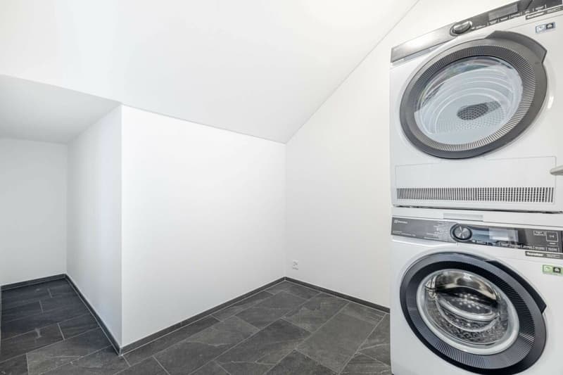 ruhig gelegene 3.5-Zi. Neubau-Dachwohnung mit Blick ins Grüne (7)