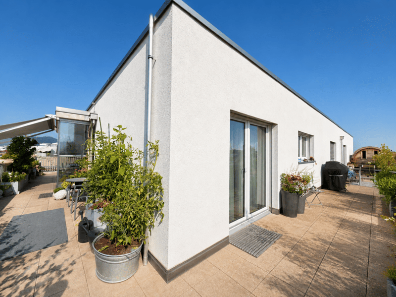 Appartement attique 5.5 pièces avec terrasse de 150 m² tout autour, vue panoramique et accès direct à la terrasse depuis chaque pièce (7)