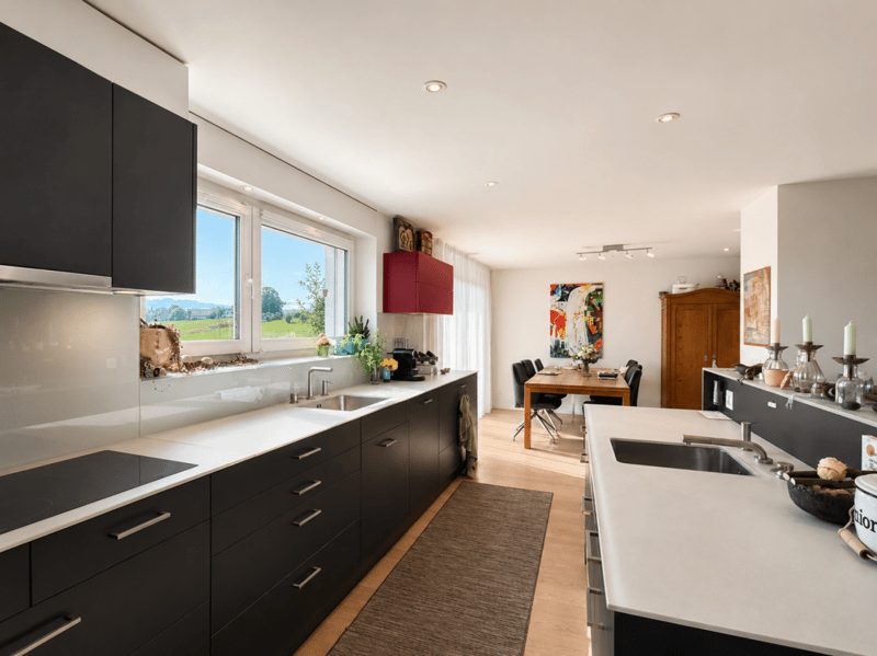 Appartement attique 5.5 pièces avec terrasse de 150 m² tout autour, vue panoramique et accès direct à la terrasse depuis chaque pièce (14)