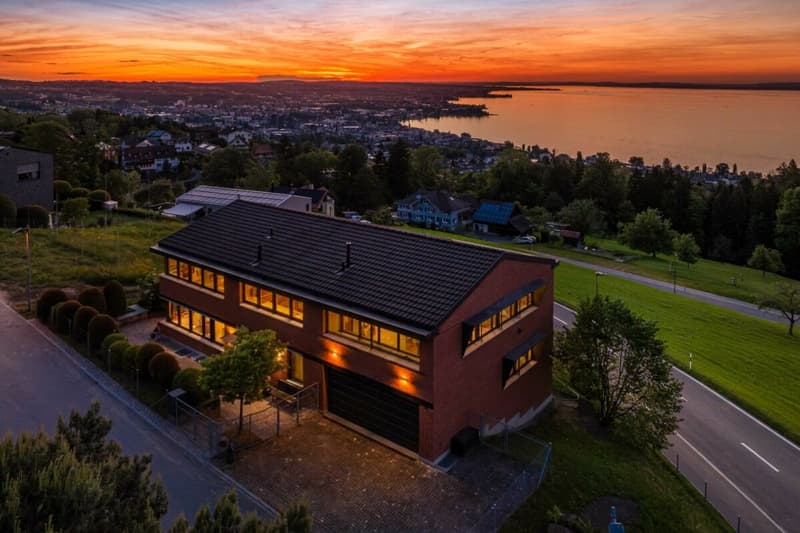 Premium living with a lake view: Spacious single-family house in a privileged location (3)