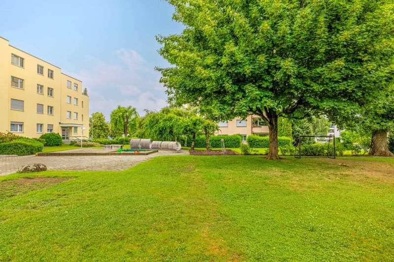 FAMILIENFREUNDLICHE, HOCHWERTIG RENOVIERTE, MODERNE 4.5-ZIMMER-WOHNUNG IN MEHRFAMILIENHAUS MIT LIFT (7)