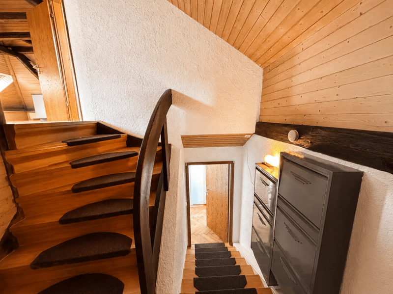 2.5-Zimmer Dachwohnung mit grosser Dachterrasse sehr zentral gelegen (3)