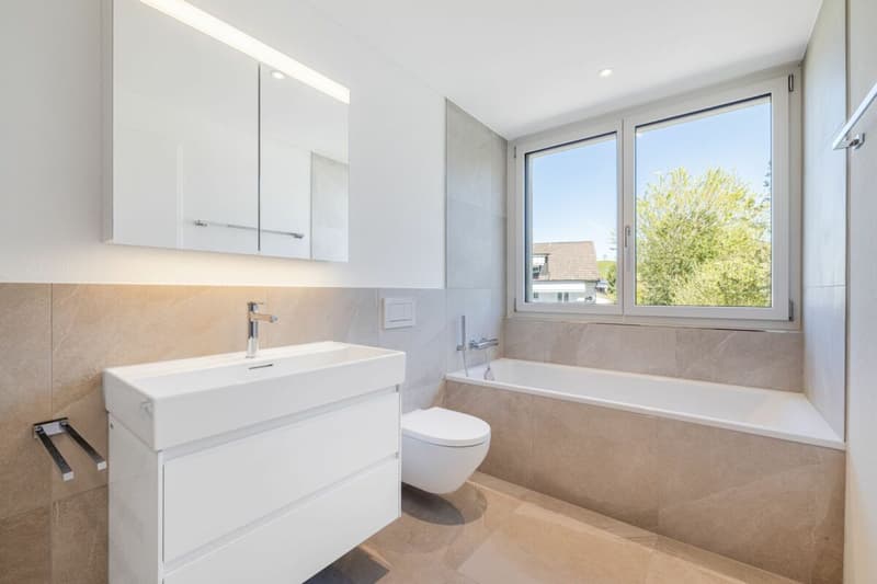 WO DIE SONNE ZU HAUSE IST: STILVOLLE 4.5-ZIMMER-WOHNUNG AN RUHIGER LAGE (7)
