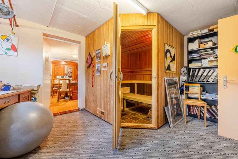 5.5-Zi. Einfamilienhaus mit Doppelgarage, grossem Garten und Whirlpool (10)