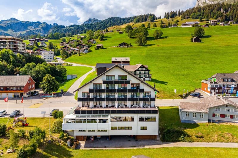 VIEL POTENZIAL AN BESTER LAGE: HOTEL TOGGENBURG MIT TRAUMAUSSICHT UND IDEALER STRUKTUR (16)