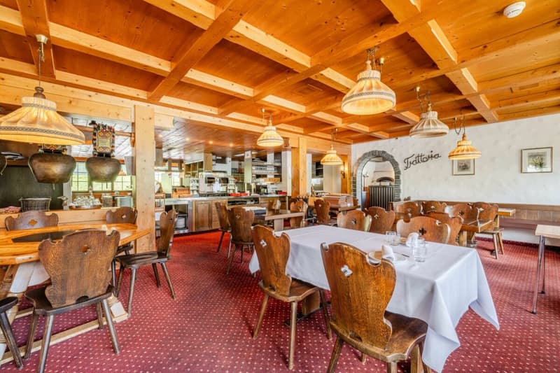 VIEL POTENZIAL AN BESTER LAGE: HOTEL TOGGENBURG MIT TRAUMAUSSICHT UND IDEALER STRUKTUR (6)
