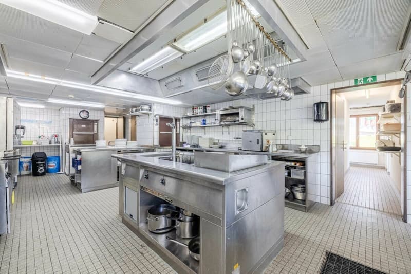 VIEL POTENZIAL AN BESTER LAGE: HOTEL TOGGENBURG MIT TRAUMAUSSICHT UND IDEALER STRUKTUR (9)