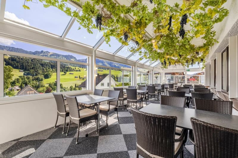 VIEL POTENZIAL AN BESTER LAGE: HOTEL TOGGENBURG MIT TRAUMAUSSICHT UND IDEALER STRUKTUR (4)