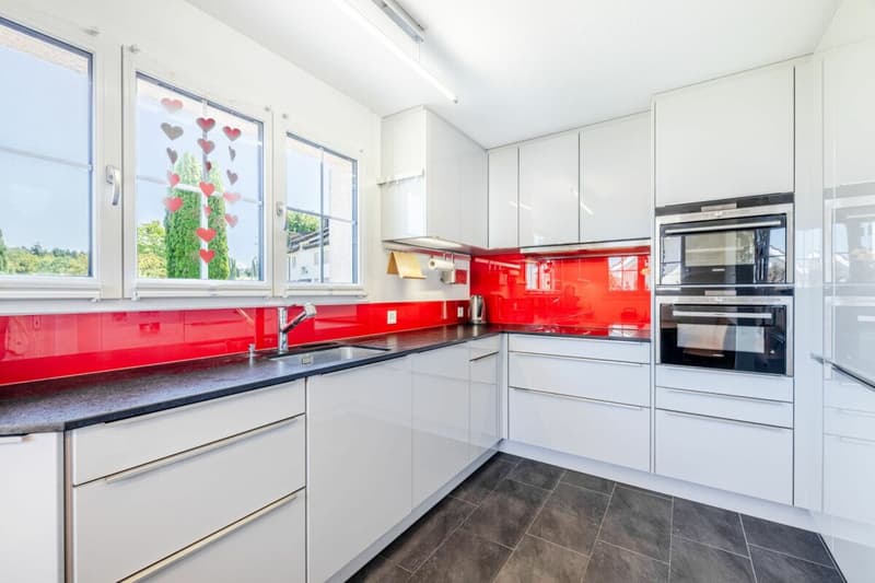 Familien aufgepasst - Einfamilienhaus mit grossem Garten und vielen Extras (7)
