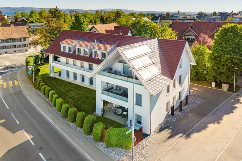 4.5-Zimmer Gartenwohnung | Seenah und zentral wohnen im steuergünstigen Bottighofen (1)