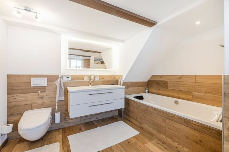 HISTORISCHER CHARME UND EXKLUSIVER WOHNKOMFORT MIT SEESICHT, EINLIEGERWOHNUNG UND BÜRO IN HORN (8)
