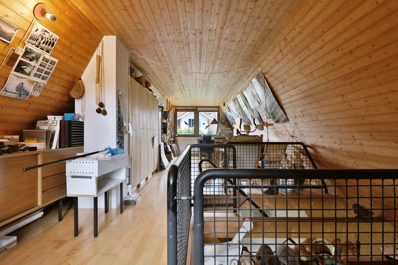 Large semi-detached house in a green environment (17)