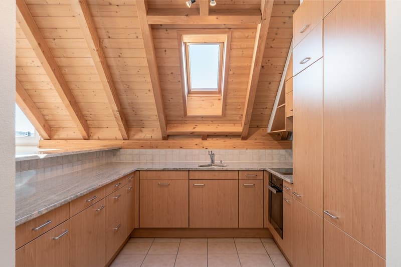 Grosse 4-Zimmer-Maisonette-Wohnung mit Sauna und herrlicher Aussicht in Schüpfen (8)