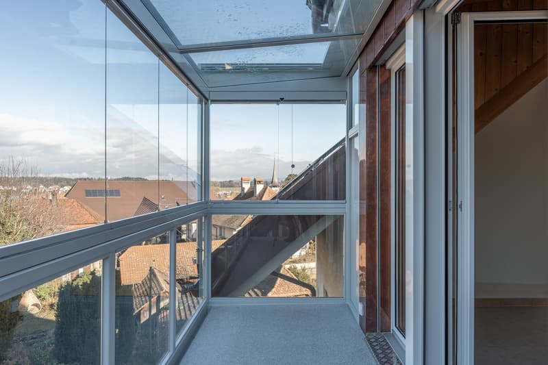 Grosse 4-Zimmer-Maisonette-Wohnung mit Sauna und herrlicher Aussicht in Schüpfen (4)