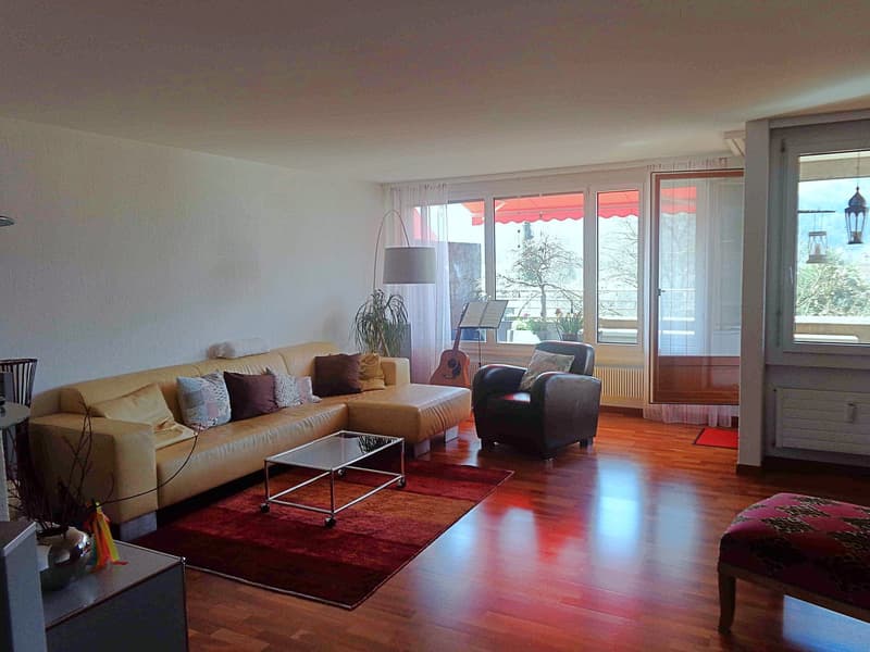 Helle 4.5-Zimmerwohnung mit Bergblick in Münsingen (2)