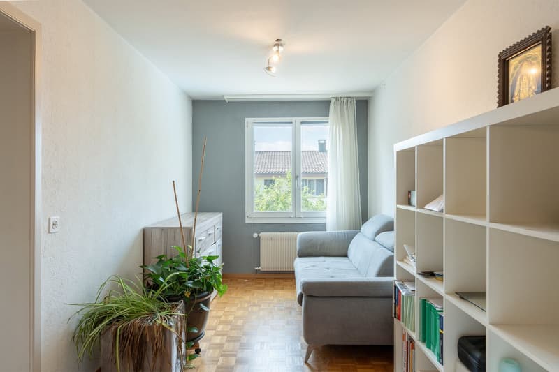Reiheneckhaus mit Pool in ruhigem Quartier (9)
