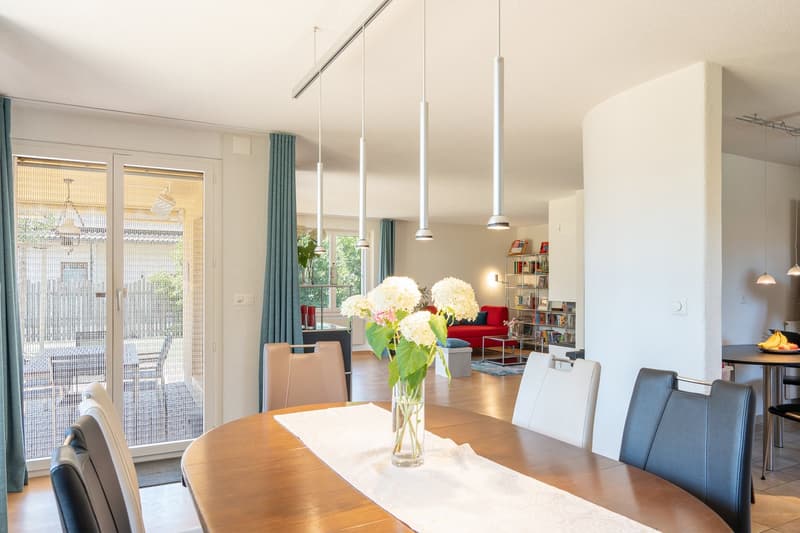 Freistehendes & grosszügiges Einfamilienhaus mit grossem Garten (6)