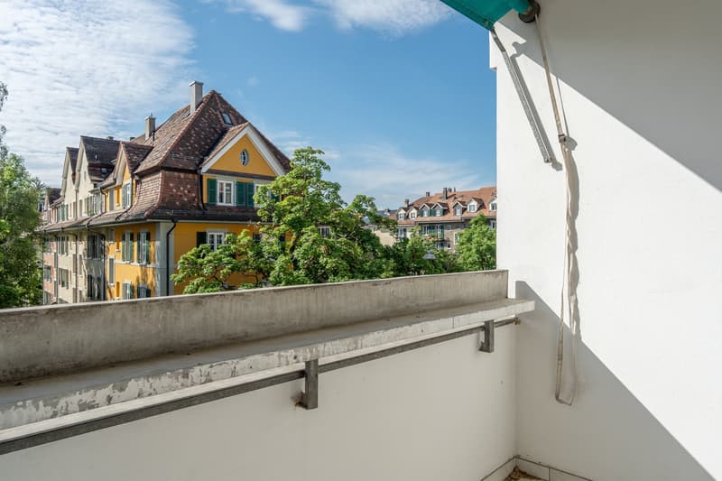 3.5-Zimmer-Wohnung mit Einstellhallenplatz (1)