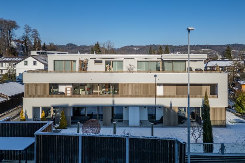 Exklusive 3.5 Zimmer Wohnung an zentraler Lage (9)