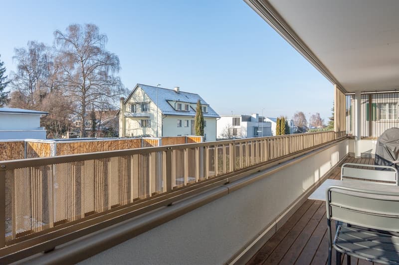 Exklusive 3.5 Zimmer Wohnung an zentraler Lage (6)