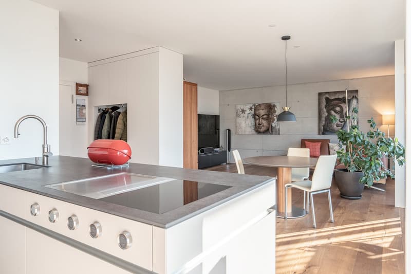 Exklusive 3.5 Zimmer Wohnung an zentraler Lage (2)