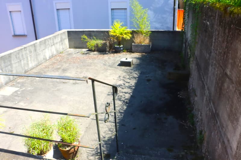 Stattliche Liegenschaft  mit Ausbaupotenzial  Casa imponente con appartamenti  con grande potenziale (3)