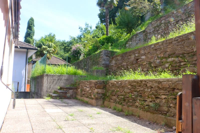 Stattliche Liegenschaft  mit Ausbaupotenzial  Casa imponente con appartamenti  con grande potenziale (7)